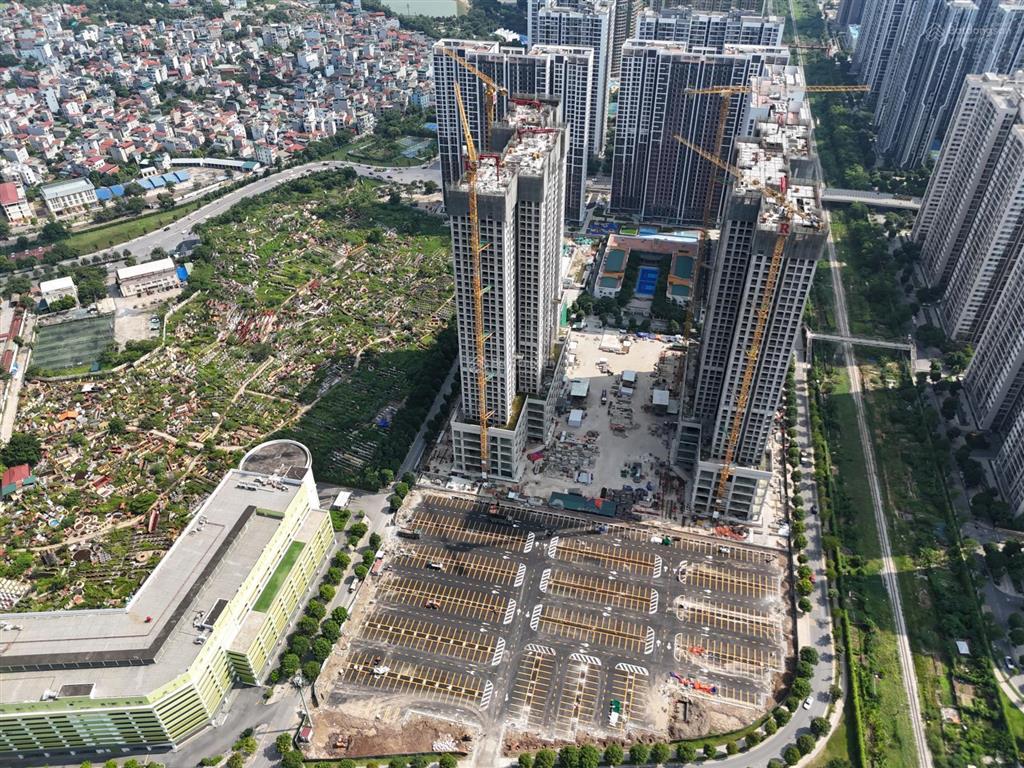 Chính chủ bán giá sốc căn 3pn 5 tỷ giá hời hướng nam view nội khu thoáng mát gần nhà xe, 2 hầm