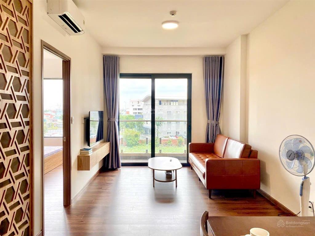 Căn này đẹp quá anh/chị ơi, view sông kênh thoáng mát, giá thuê lại rẻ nữa chỉ việc dọn vào ở ngay
