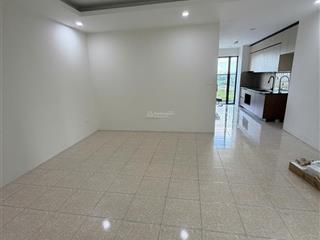 Siêu hot cho thuê mhdi lê đức thọ, 100m2, 3 ngủ đồ cơ bản 13.5tr/th .  0976 215 ***