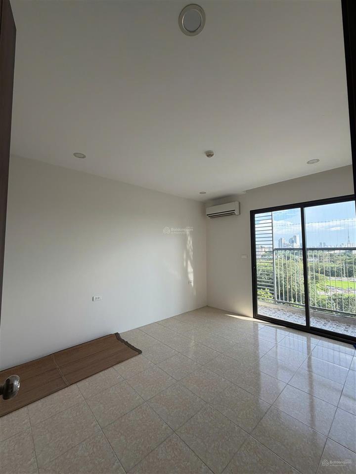 Siêu hot cho thuê mhdi lê đức thọ, 100m2, 3 ngủ đồ cơ bản 13.5tr/th .  0976 215 ***