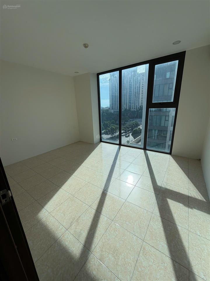 Siêu hot cho thuê mhdi lê đức thọ, 100m2, 3 ngủ đồ cơ bản 13.5tr/th .  0976 215 ***