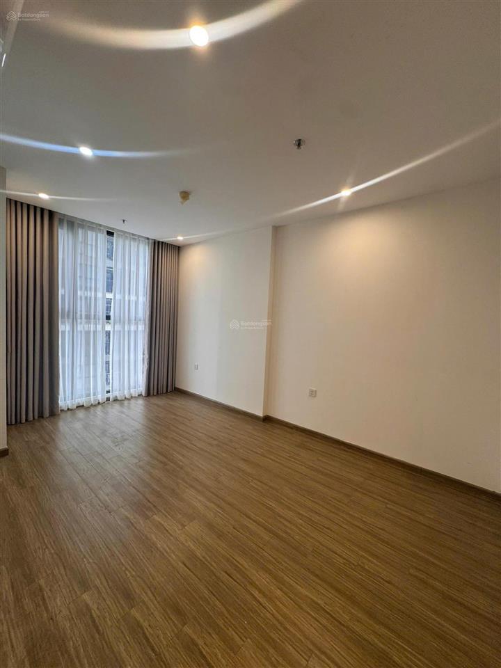 Siêu hot cho thuê imperia smart city 2 ngủ đồ cơ bản 8tr free phí dịch vụ  0976 215 ***