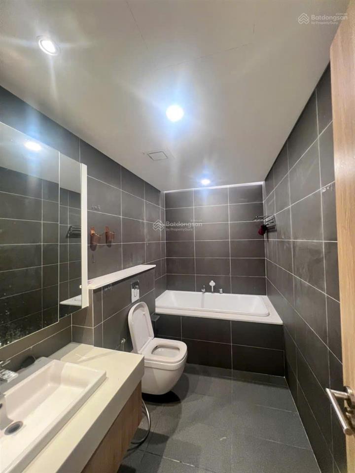 Siêu rẻ cho thuê ch the zei mỹ đình, 106m2 3 ngủ đồ cơ bản giá 18 tr/th  0976 215 ***