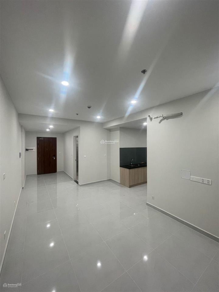 Chính chủ gửi bán gấp lỗ 500tr căn hộ 2 phòng ngủ 72m2 tại chung cư emerald golf view thuận an
