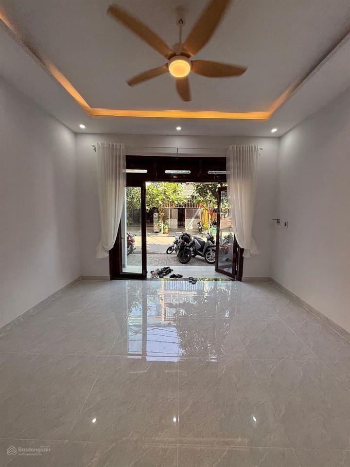 Bán nhà 3 tầng mới 100% sơn trà sát chợ 10m đường 7.5m kinh doanh tốt