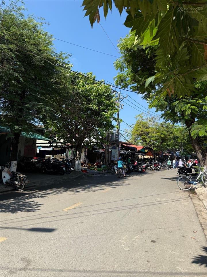 Bán nhà 3 tầng mới 100% sơn trà sát chợ 10m đường 7.5m kinh doanh tốt