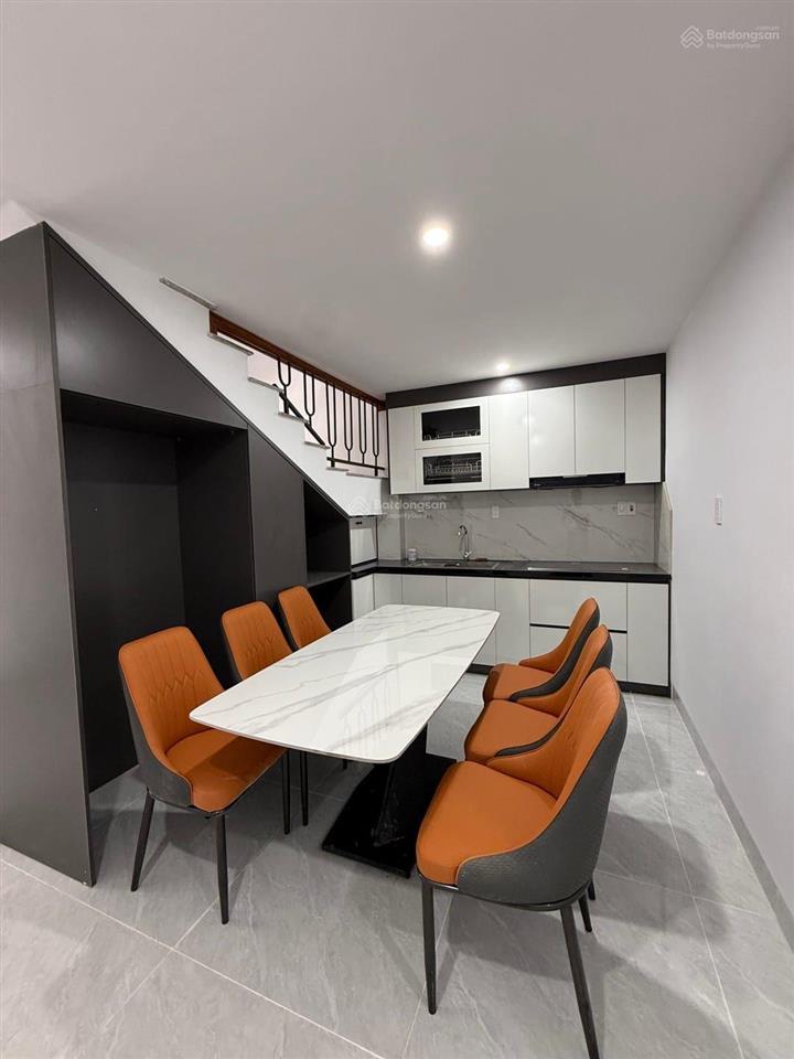 Bán nhà 3 tầng mới 100% sơn trà sát chợ 10m đường 7.5m kinh doanh tốt