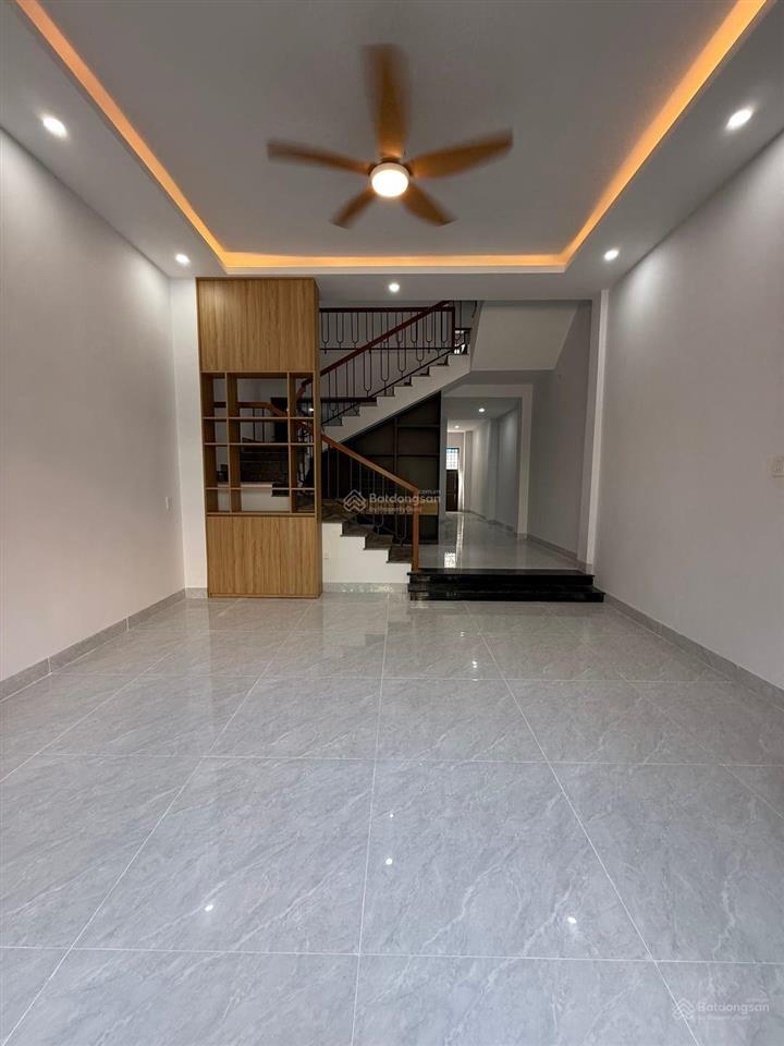 Bán nhà 3 tầng mới 100% sơn trà sát chợ 10m đường 7.5m kinh doanh tốt