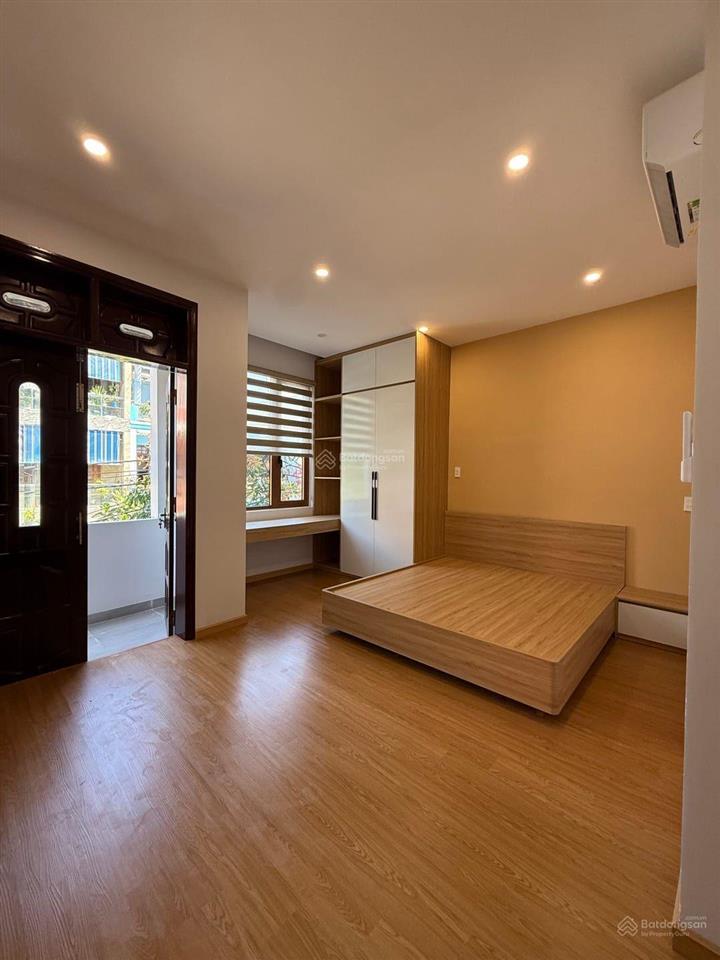 Bán nhà 3 tầng mới 100% sơn trà sát chợ 10m đường 7.5m kinh doanh tốt