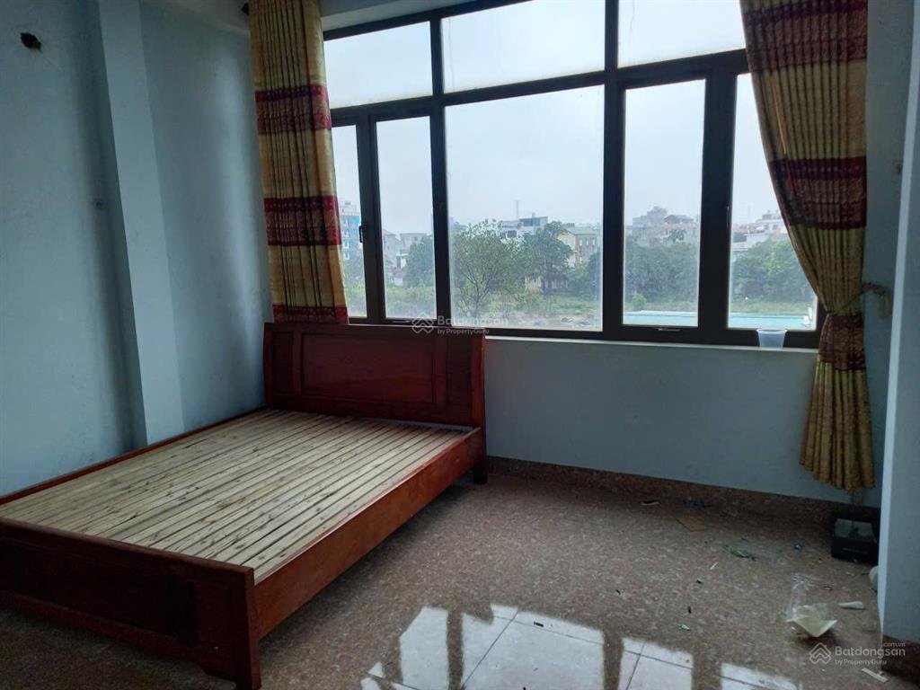 Cho thuê nhà 3 tầng 120m2 tại la tinh, đông la, hoài đức, hn. giá 6.5 triệu/1tháng. ô tô đỗ cửa