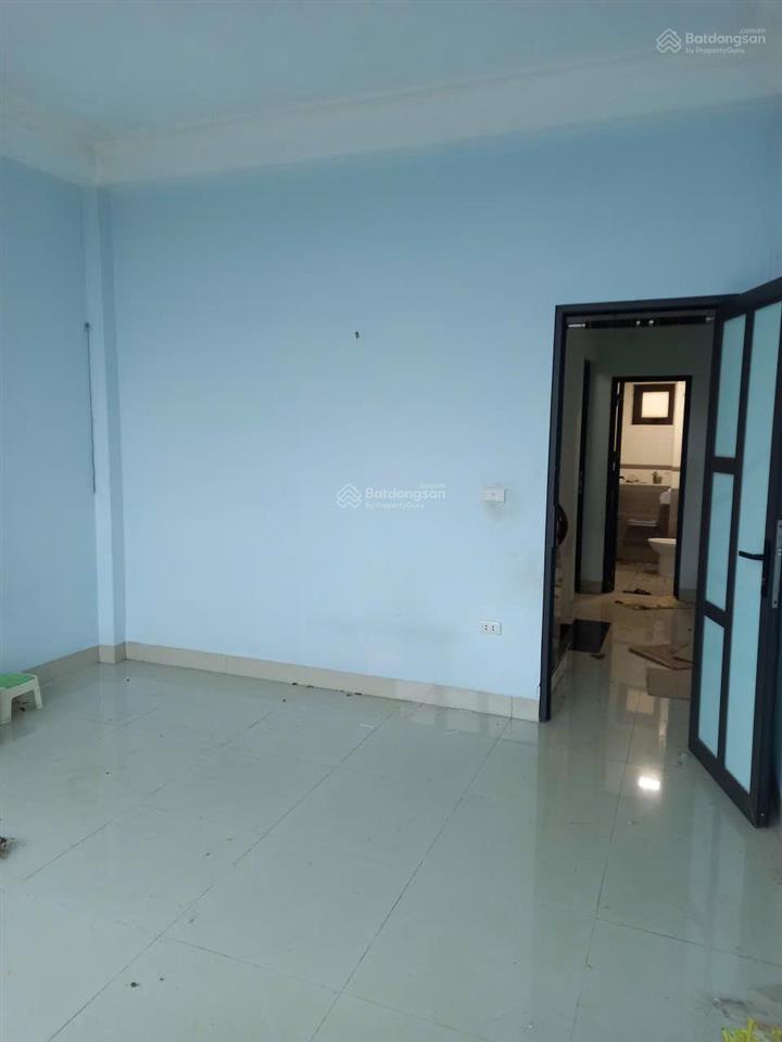 Cho thuê nhà 3 tầng 120m2 tại la tinh, đông la, hoài đức, hn. giá 6.5 triệu/1tháng. ô tô đỗ cửa