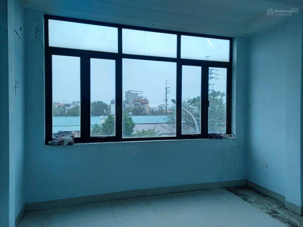 Cho thuê nhà 3 tầng 120m2 tại la tinh, đông la, hoài đức, hn. giá 6.5 triệu/1tháng. ô tô đỗ cửa
