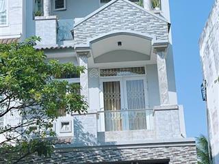 Bán nhà 1 trệt 2 lầu, góc 2 mt, phước long b, q9, 4,2x19m, full nội thất, giá 11,2 tỷ shr