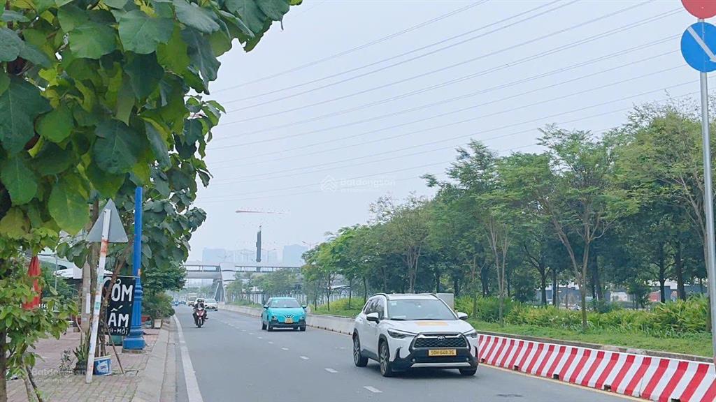Đất đẹp 74m2, ngay ga metro phước long a  cách 100m ra xl hà nội, giá 6 tỷ tl