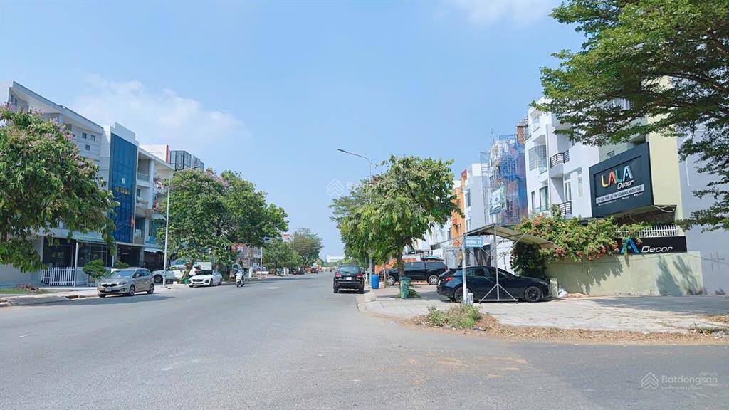 Bán đất xây biệt thự, ngay ga metro phước long a q9, 8x18m, giá 8,9 tỷ sổ hồng