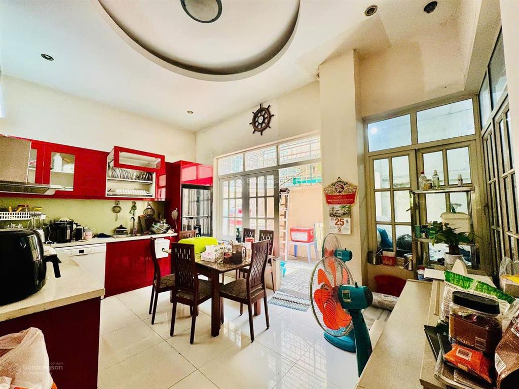 Bán nhà biệt thự, ngay ga metro phước long q9, 6x24m, giá 9,8 tỷ sổ hồng