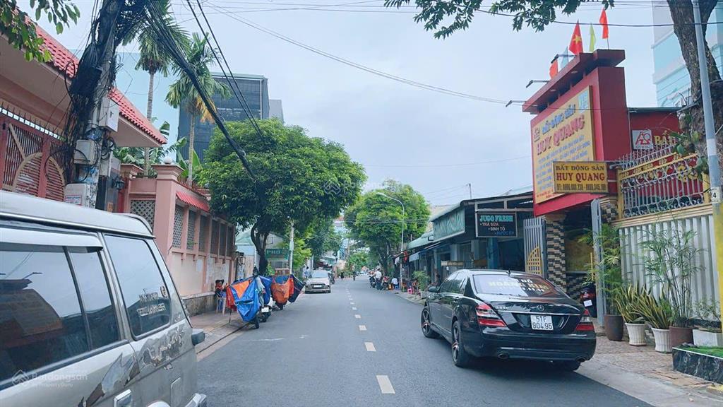 129m2 (5x26), ngay đỗ xuân hợp, nhà 3 tầng mới về ở ngay  quận 9, giá 13,9 tỷ, sổ hồng riêng