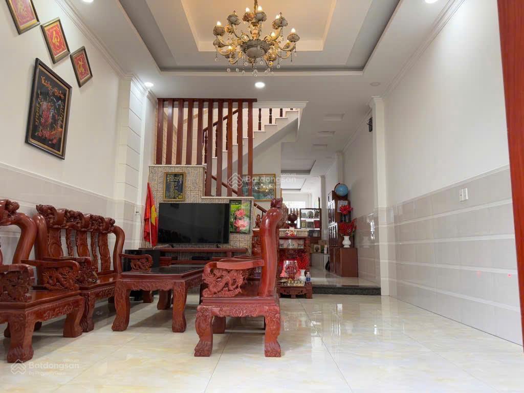 Ngay ga metro, nhà 3 tầng mới về ở ngay, 107m2 (5x22) đường tây hòa q9, giá 13,9 tỷ, shr