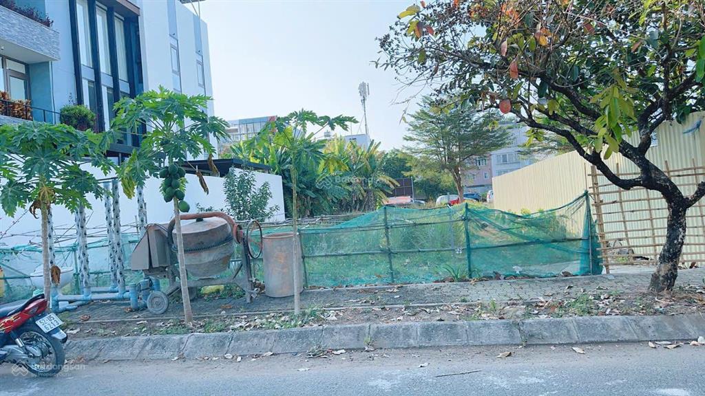 Bán nhanh 165m2 đất biệt thự, hxh đường tây hòa, gần ga metro bình thái