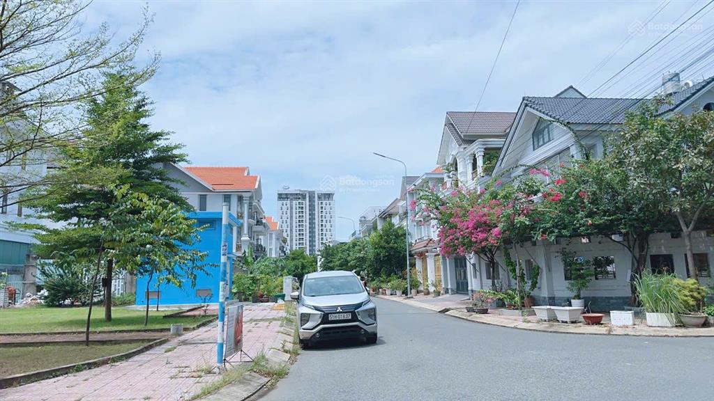 Nhà sân vườn 108m2, phước long b (q.9 cũ)  nhà 3 tầng 4pn  chỉ 11.5 tỷ shr