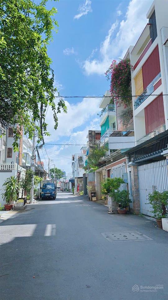Gần ga metro nhà sân vườn 106m2, phước long a, 3 tầng chủ xây tâm huyết, chỉ 10,6 tỷ shr