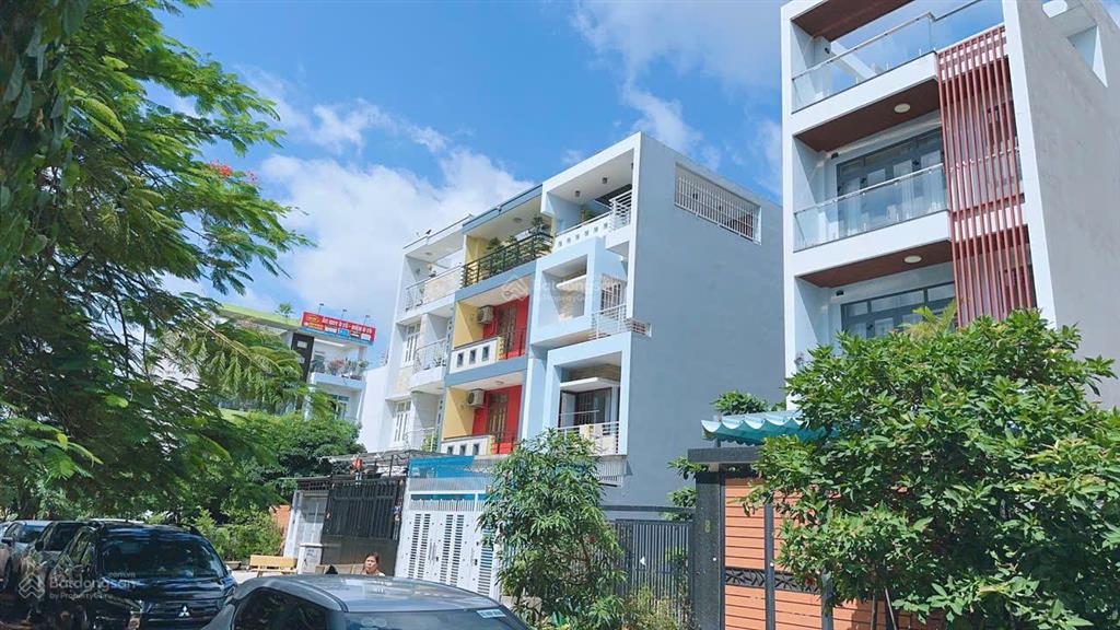 Gần ga metro nhà sân vườn 106m2, phước long a, 3 tầng chủ xây tâm huyết, chỉ 10,6 tỷ shr