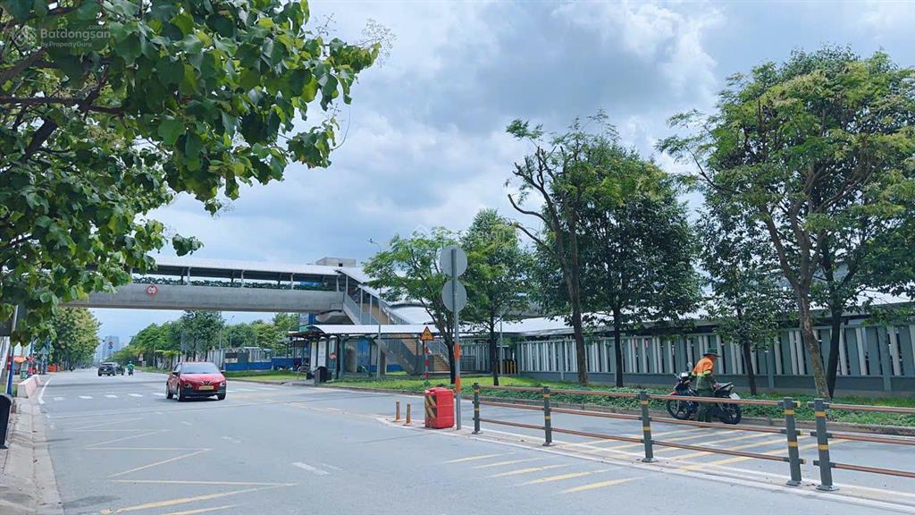Gần ga metro nhà sân vườn 106m2, phước long a, 3 tầng chủ xây tâm huyết, chỉ 10,6 tỷ shr