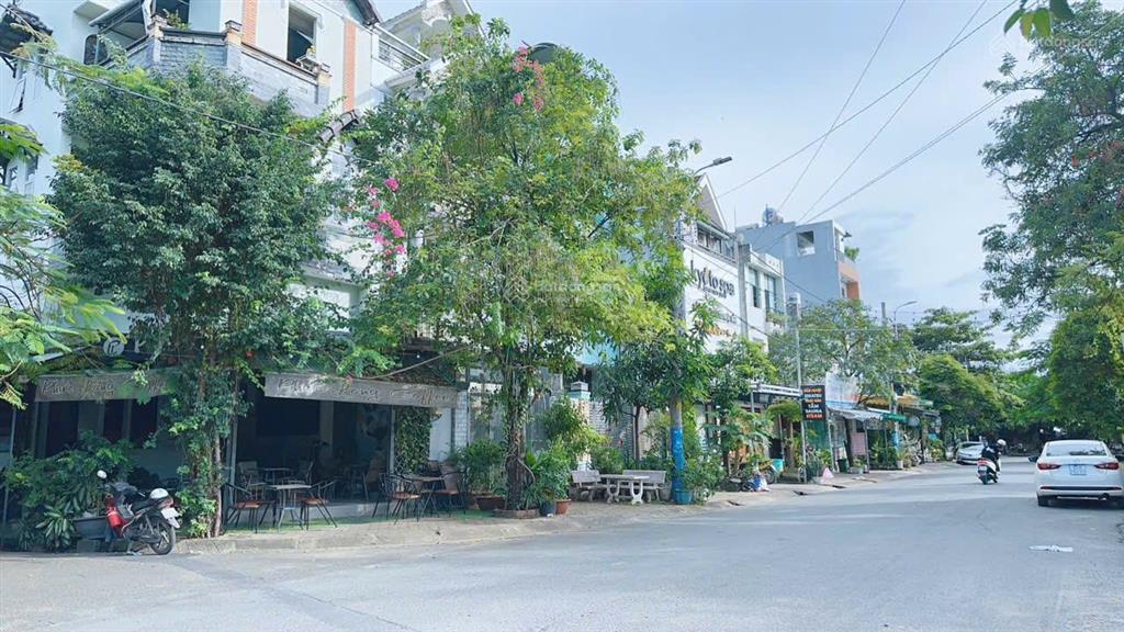 Gần riêng gần metro 109m2, nhà 3 tầng mới về ở ngay, trục đường tây hòa, giá 11,2 tỷ shr