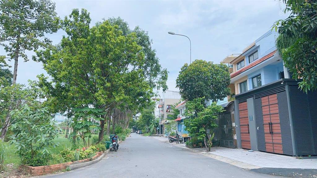 Nhanh mới còn! nhà vườn 107m 3 tầng, ngay trường đh văn hóa  đường lớn 16m  quá rẻ