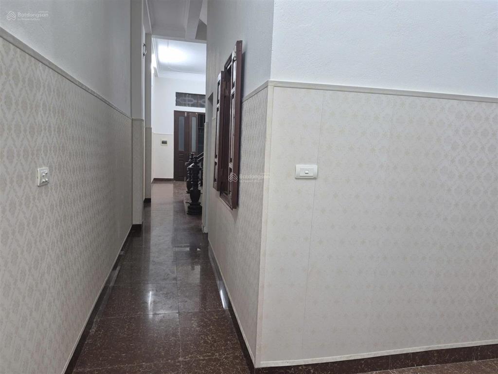 Chính chủ cho thuê nhà 3 tầng tại định công hạ, hoàng mai, phù hợp để ở, làm văn phòng, homestay
