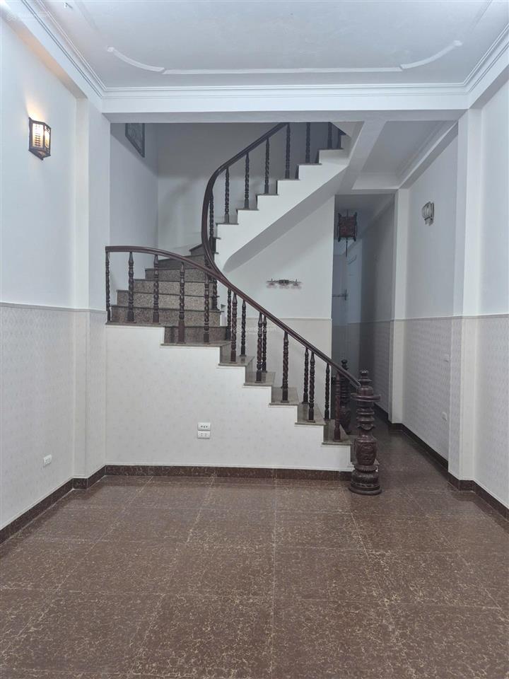 Chính chủ cho thuê nhà 3 tầng tại định công hạ, hoàng mai, phù hợp để ở, làm văn phòng, homestay