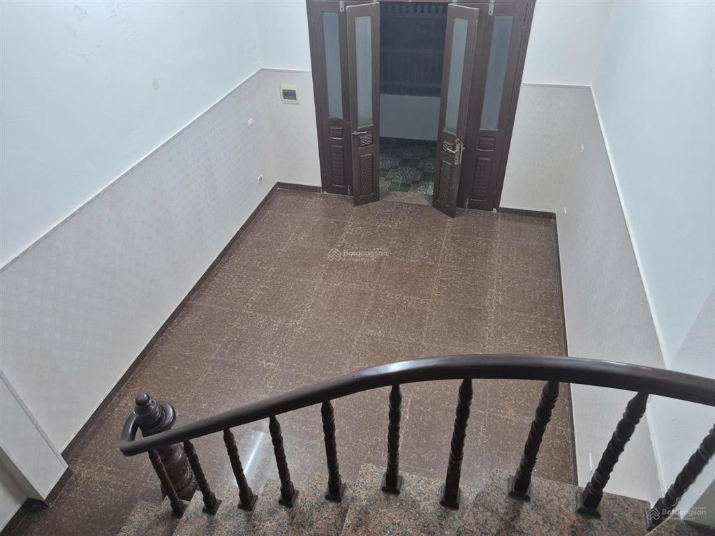 Chính chủ cho thuê nhà 3 tầng tại định công hạ, hoàng mai, phù hợp để ở, làm văn phòng, homestay