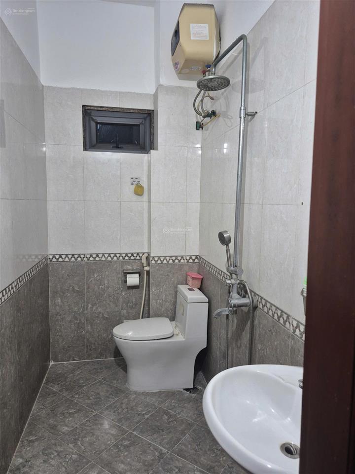 Chính chủ cho thuê nhà 3 tầng tại định công hạ, hoàng mai, phù hợp để ở, làm văn phòng, homestay