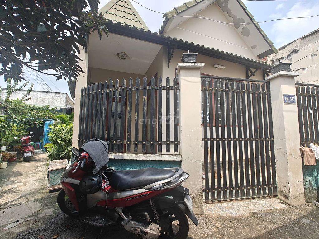Bán nhà góc 2mt 105m2 Nguyễn Xiển