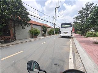 Bán nhà góc 2mt 105m2 Nguyễn Xiển
