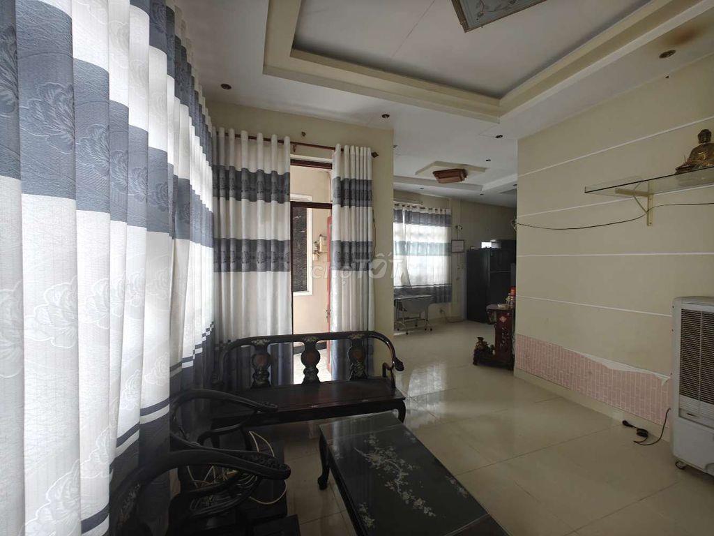 Bán nhà góc 2mt 105m2 Nguyễn Xiển