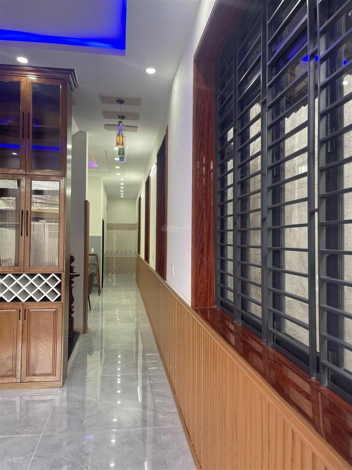 Chính chủ bán nhà mái thái diện tích 220 m2 phường dĩ an giá hời dĩ an đẹp chắc chắn