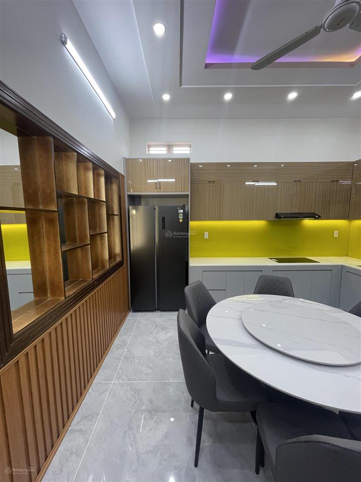 Chính chủ bán nhà mái thái diện tích 220 m2 phường dĩ an giá hời dĩ an đẹp chắc chắn