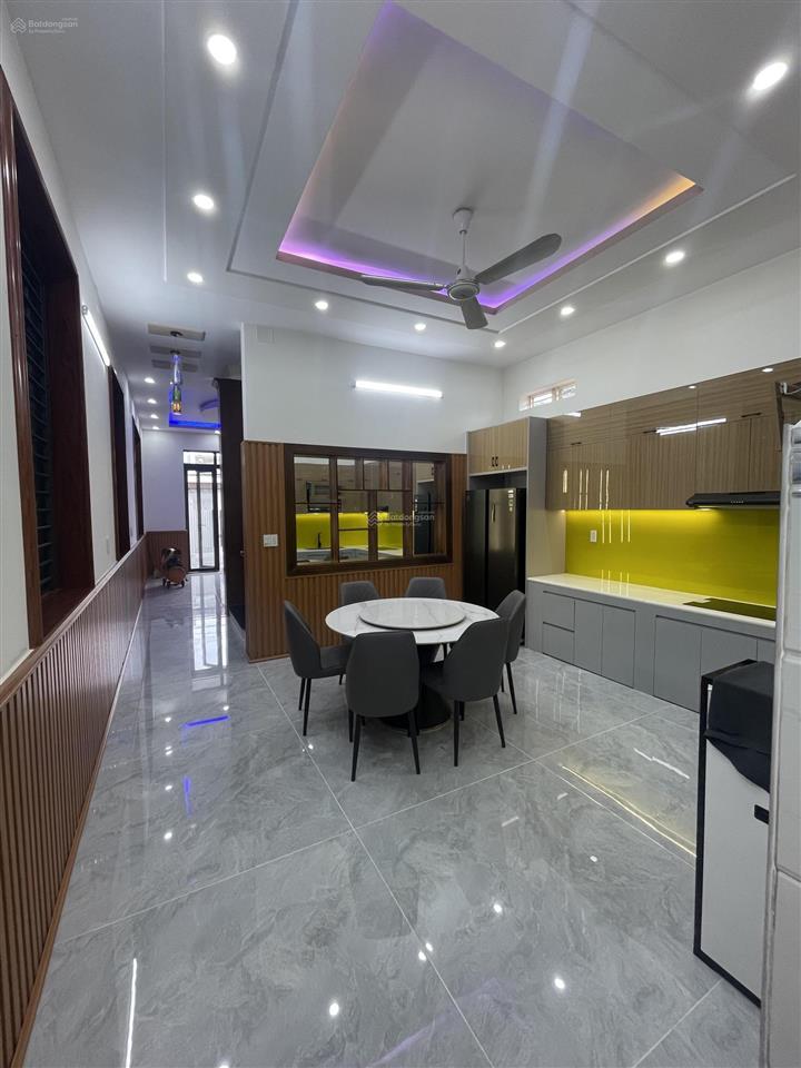Chính chủ bán nhà mái thái diện tích 220 m2 phường dĩ an giá hời dĩ an đẹp chắc chắn