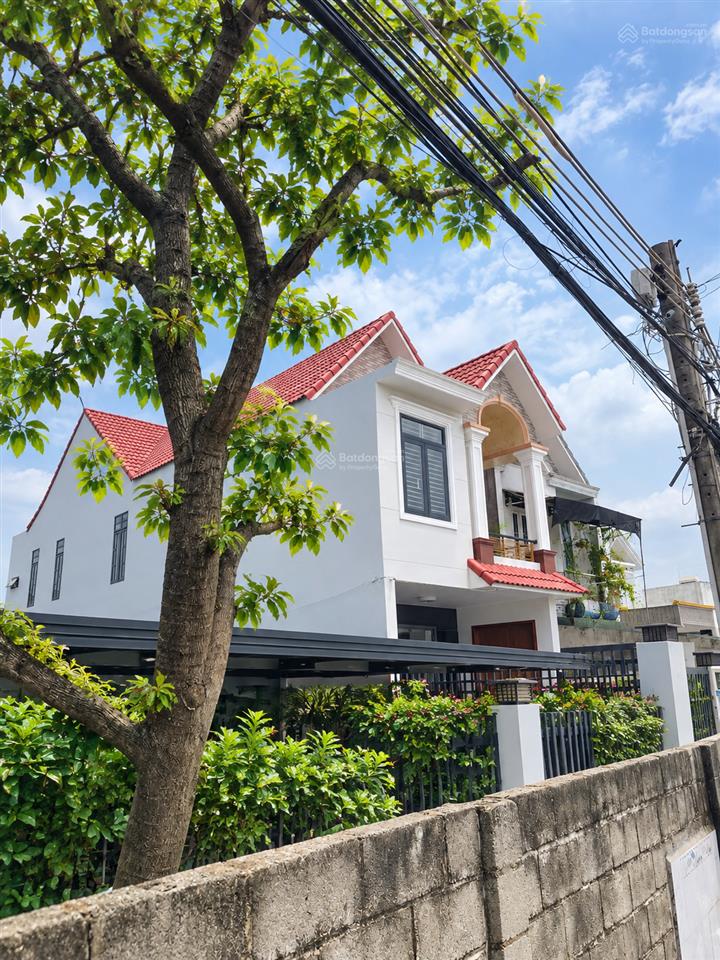 Chính chủ bán nhà mái thái diện tích 220 m2 phường dĩ an giá hời dĩ an đẹp chắc chắn