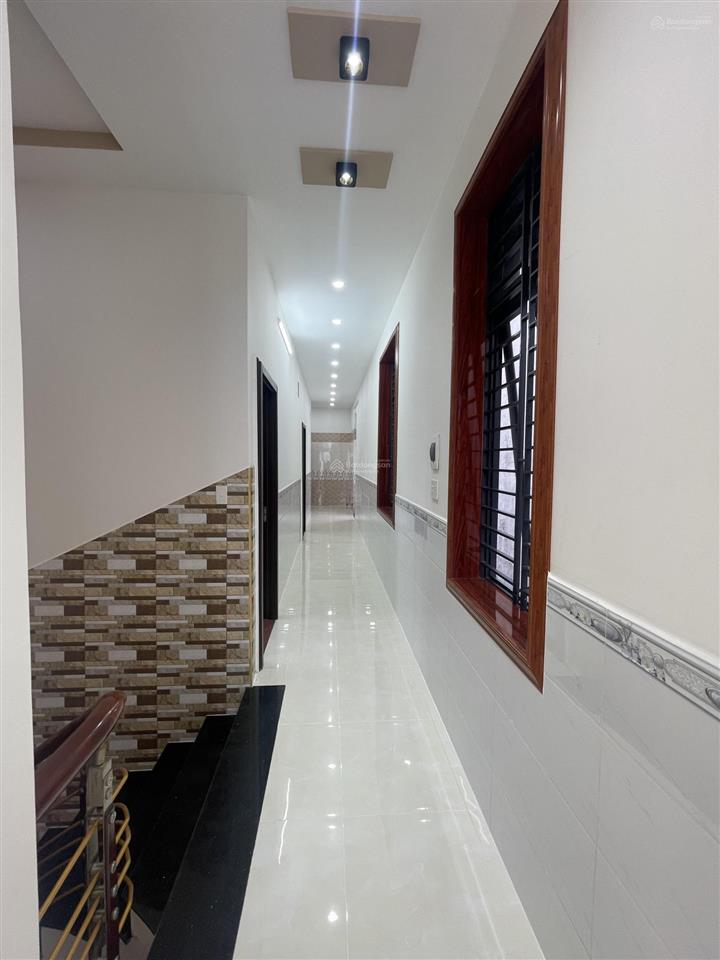 Chính chủ bán nhà mái thái diện tích 220 m2 phường dĩ an giá hời dĩ an đẹp chắc chắn