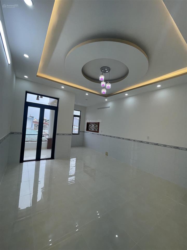 Chính chủ bán nhà mái thái diện tích 220 m2 phường dĩ an giá hời dĩ an đẹp chắc chắn
