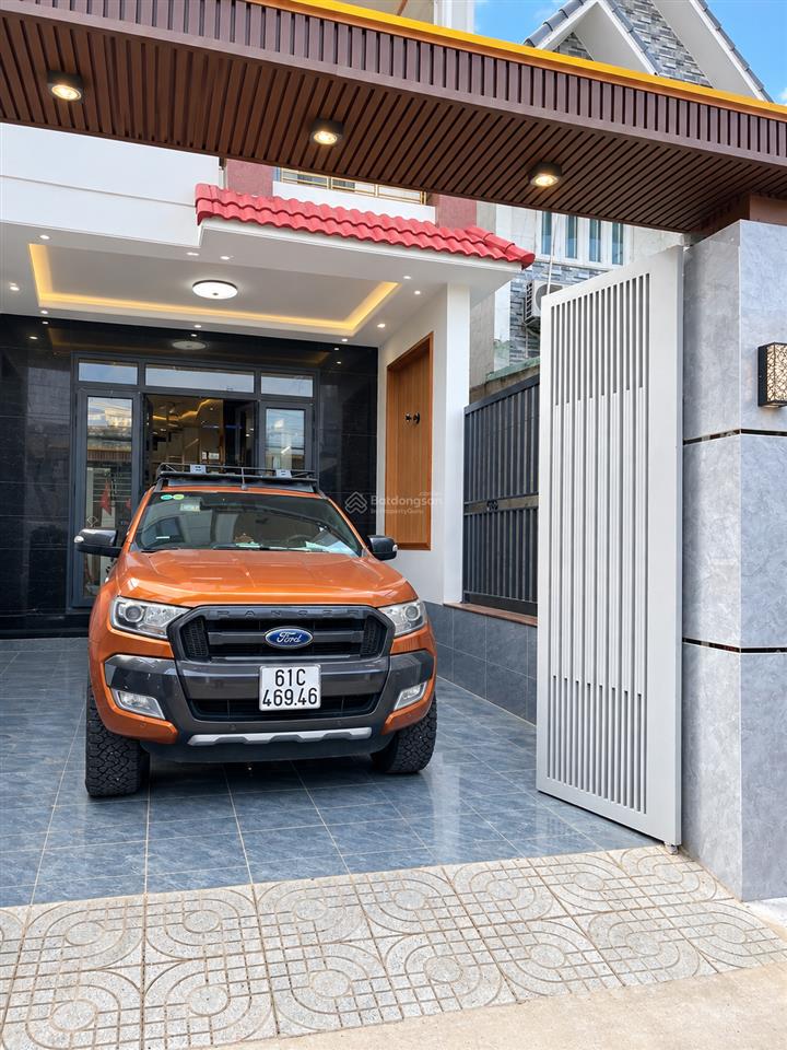 Chính chủ bán nhà mái thái diện tích 220 m2 phường dĩ an giá hời dĩ an đẹp chắc chắn