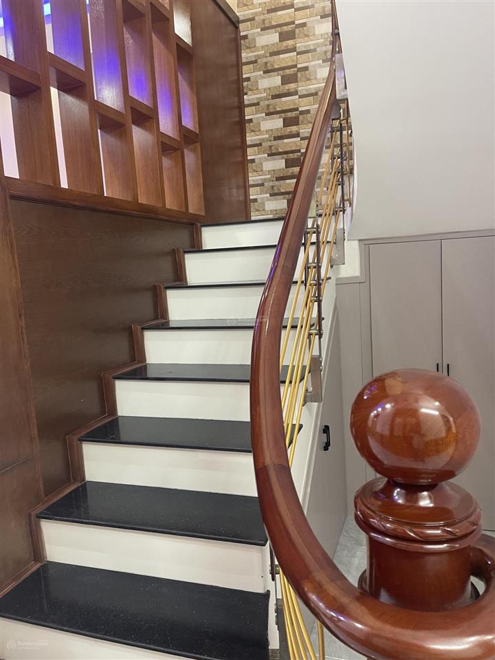 Chính chủ bán nhà mái thái diện tích 220 m2 phường dĩ an giá hời dĩ an đẹp chắc chắn
