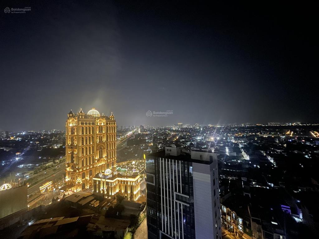 Cho thuê chung cư city gate nhà có ít nội thất view quận 1, giá 8tr  0901 469 ***
