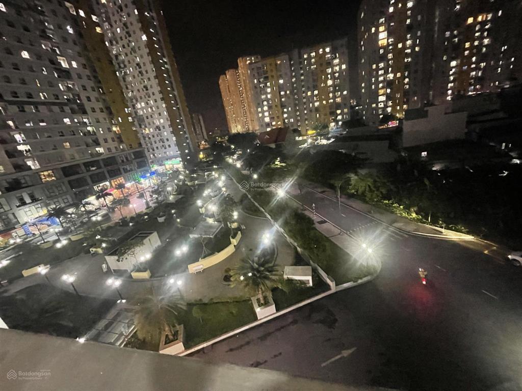 Cho thuê nhà trống diamond riverside giá chỉ 8tr  0901 469 ***