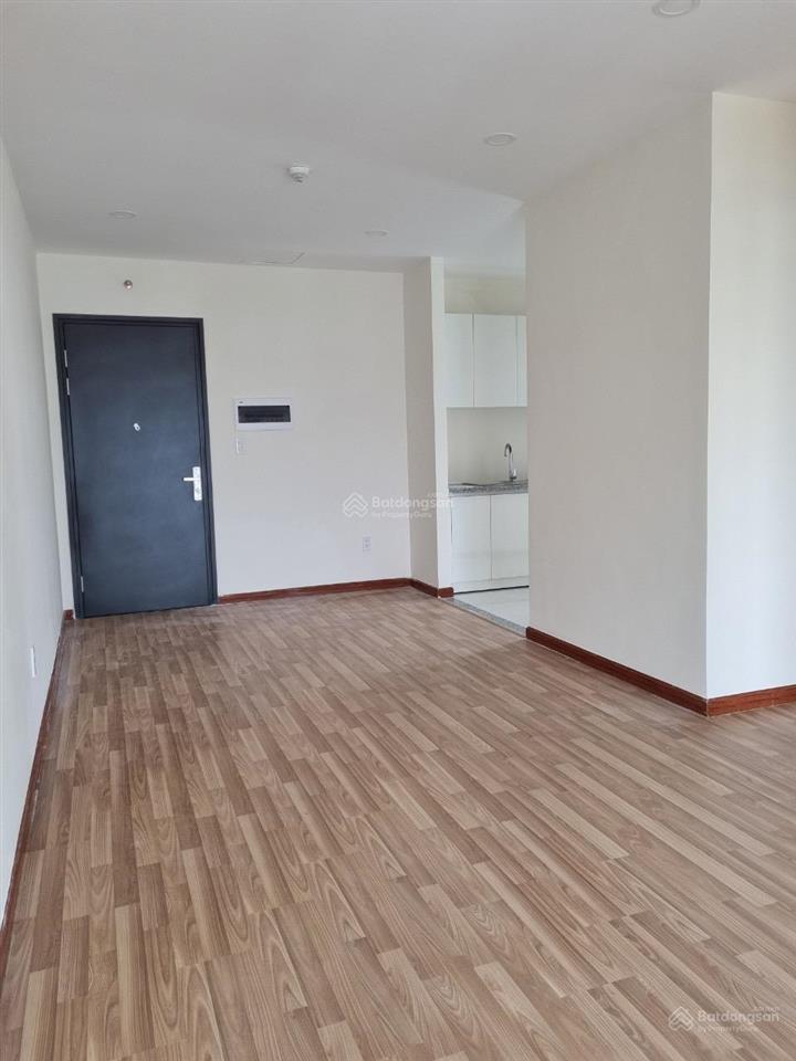 Cho thuê nhà trống diamond riverside giá chỉ 8tr  0901 469 ***
