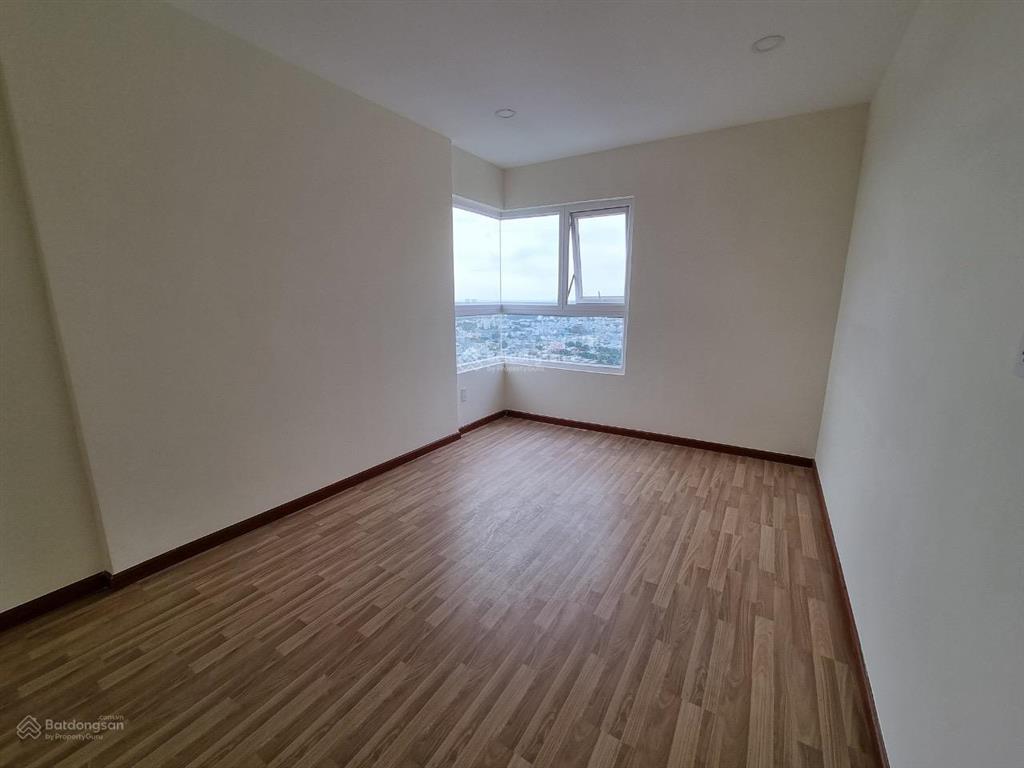 Cho thuê nhà trống diamond riverside giá chỉ 8tr  0901 469 ***