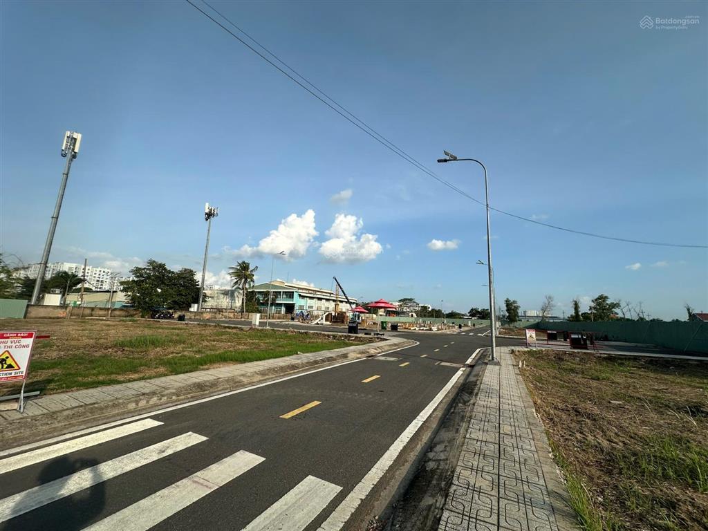 Nhà phố liền kề chung cư akari  bình tân  1 trệt 3 lầu 1 tum giá 7.250 tỷ  0901 469 ***