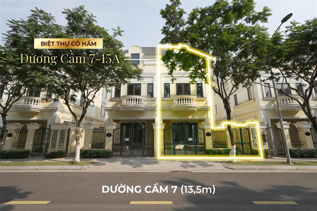 Vip... biệt thự song lập 133m2 đã xây 3 tầng 1 hầm, giá chỉ 30 tỷ.